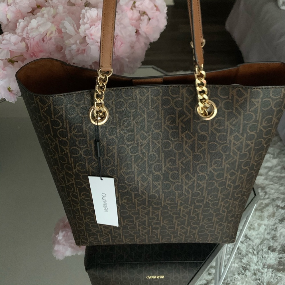 Calvin Klein large tote with chain strip